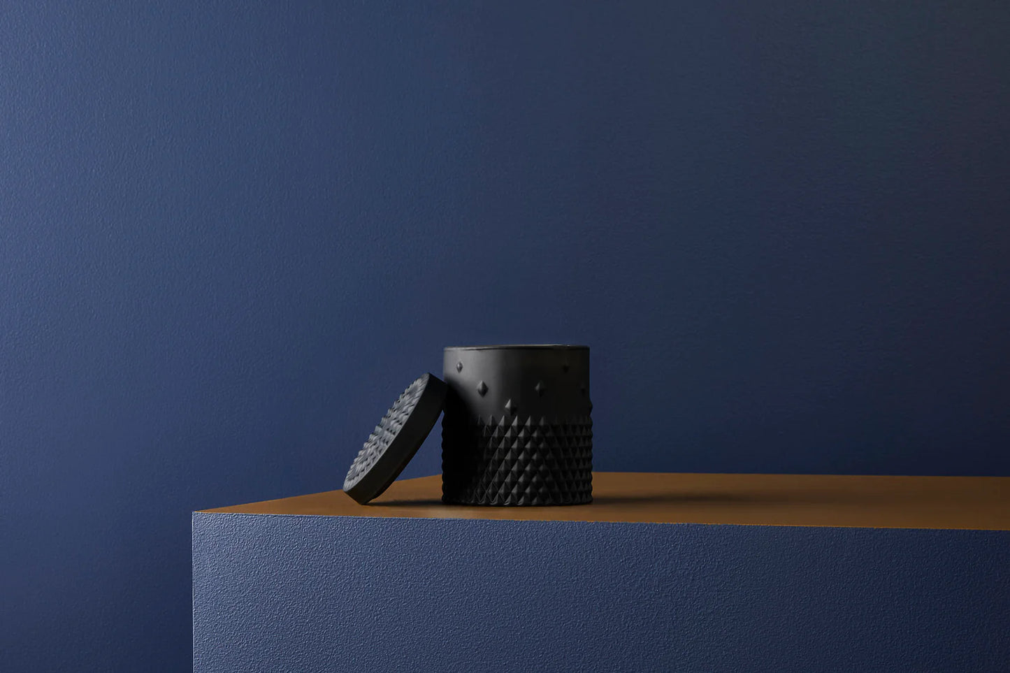 DIAMOND BLACK CANDLE